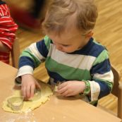 Plätzchenbacken in der Casa dei Bambini