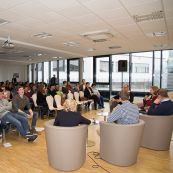 Prominent besetzte Podiumsdiskussion in der Aula